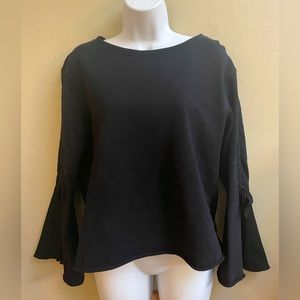 Black detailed sweatshirt